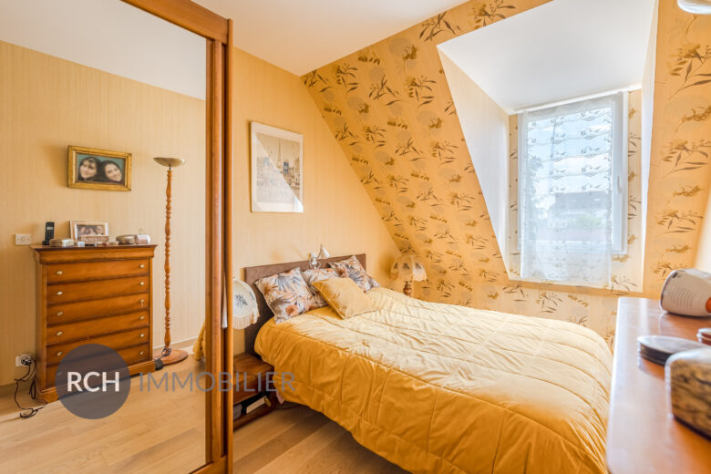 Photos du bien : Exclusivité – Le Tremblay-sur-Mauldre – Maison familiale avec véranda et joli jardin