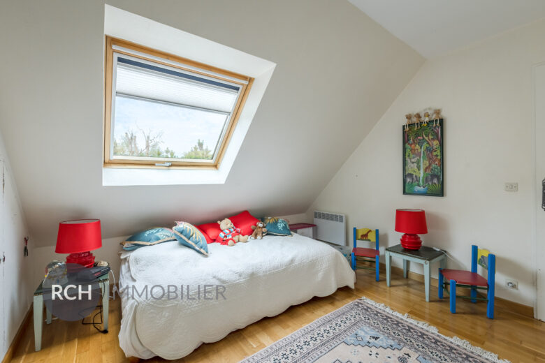 Photos du bien : Exclusivité – Le Tremblay-sur-Mauldre – Maison familiale avec véranda et joli jardin