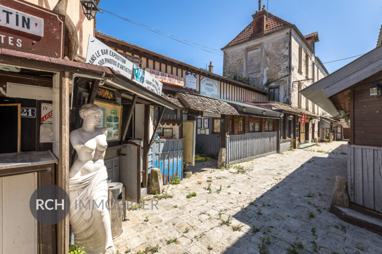 Photos du bien : Au coeur du centre historique de Montfort L’Amaury – Ensemble immobilier