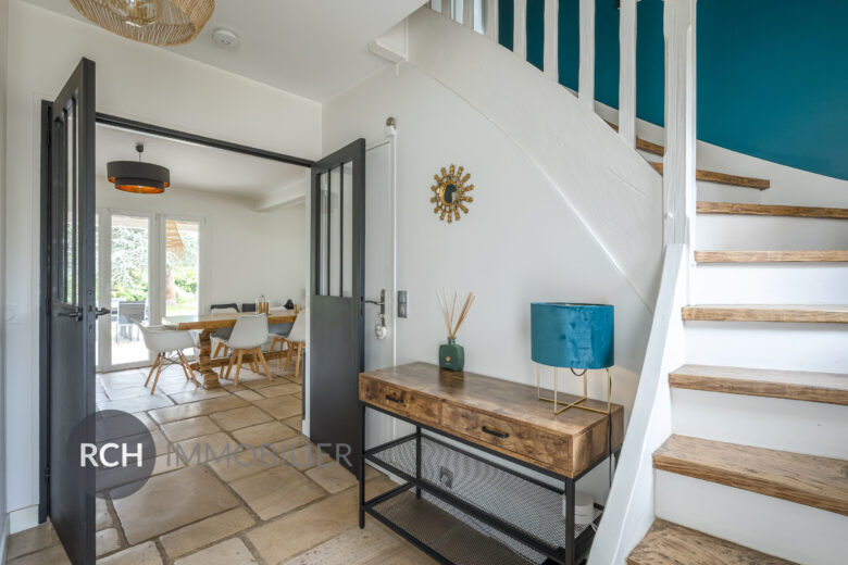 Photos du bien : Saint-Rémy-L’Honoré – Grande maison familiale d’environ 250 m2 sur beau terrain arboré