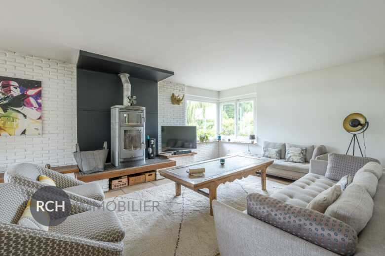 Photos du bien : Saint-Rémy-L’Honoré – Grande maison familiale d’environ 250 m2 sur beau terrain arboré