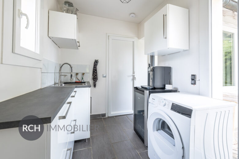 Photos du bien : Saint-Rémy-L’Honoré – Grande maison familiale d’environ 250 m2 sur beau terrain arboré