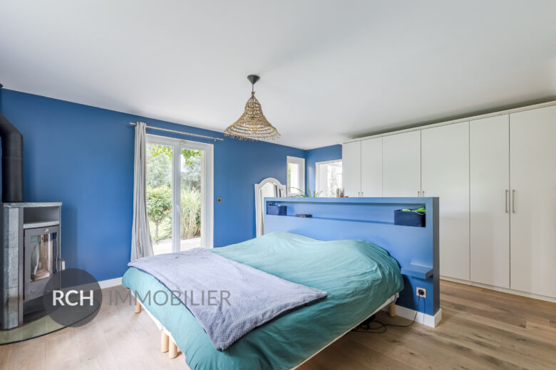 Photos du bien : Saint-Rémy-L’Honoré – Grande maison familiale d’environ 250 m2 sur beau terrain arboré