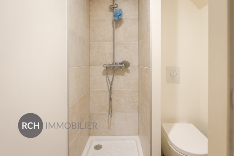 Photos du bien : Bazoches-sur-Guyonne – Maison familiale entièrement rénovée située au coeur de la nature