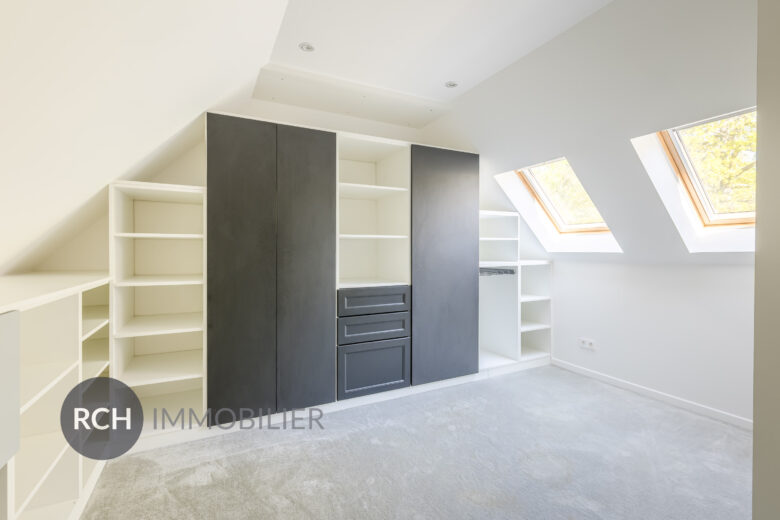 Photos du bien : Bazoches-sur-Guyonne – Maison familiale entièrement rénovée située au coeur de la nature