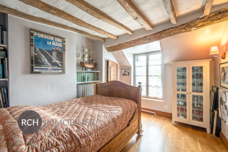 Photos du bien : Exclusivité – Le Tremblay-sur-Mauldre – Maison de caractère située en coeur de village