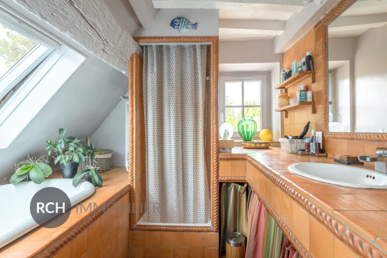 Photos du bien : Exclusivité – Le Tremblay-sur-Mauldre – Maison de caractère située en coeur de village