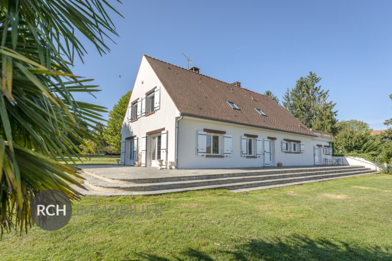 Photos du bien : Orgerus – Propriété d&rsquo;exception sans vis-à-vis avec piscine chauffée et grange