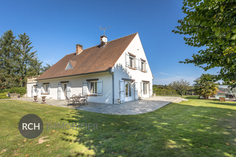 Photos du bien : Orgerus – Propriété d&rsquo;exception sans vis-à-vis avec piscine chauffée et grange