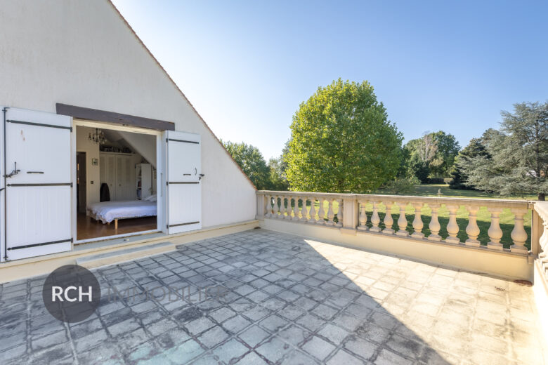 Photos du bien : Orgerus – Propriété d&rsquo;exception sans vis-à-vis avec piscine chauffée et grange