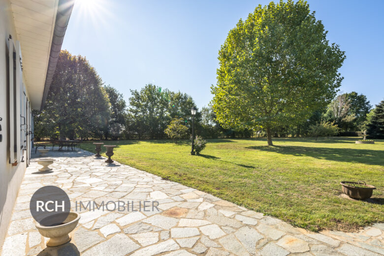 Photos du bien : Orgerus – Propriété d&rsquo;exception sans vis-à-vis avec piscine chauffée et grange