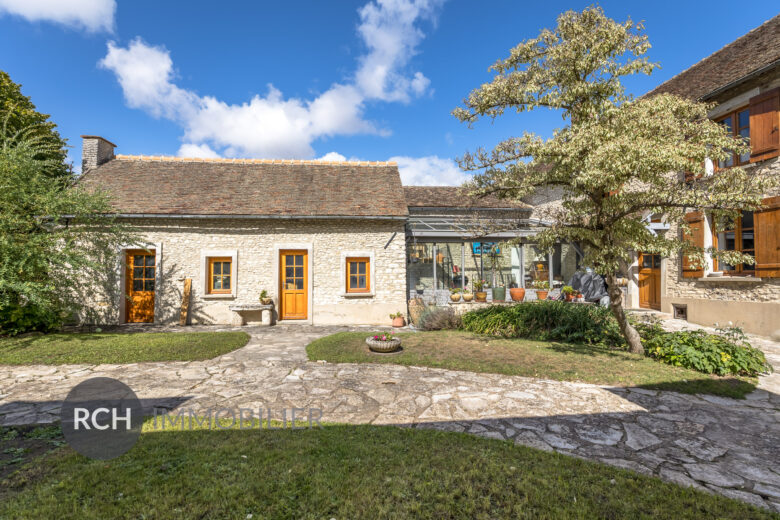 Photos du bien : Exclusivité – Berchères-sur-Vesgre – Maison ancienne avec dépendance sur beau terrain arboré