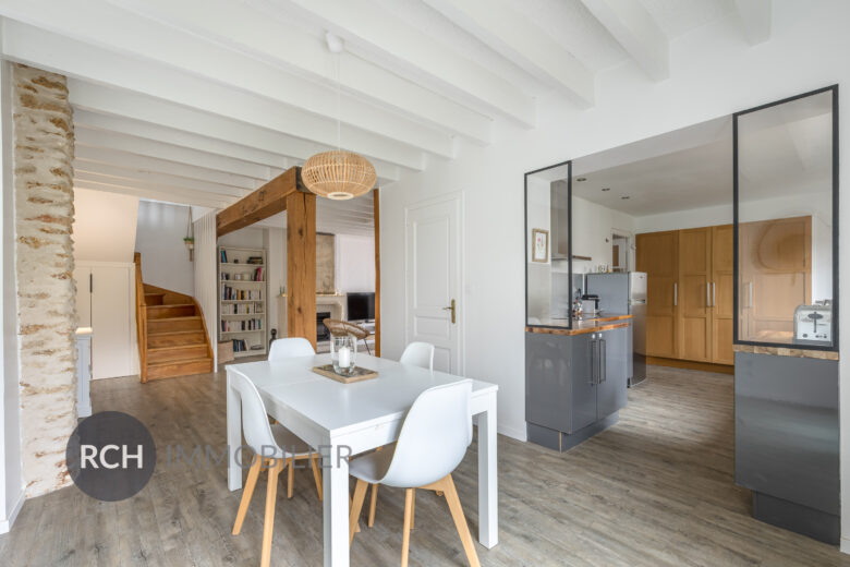 Photos du bien : Exclusivité – Gambais – Jolie maison ancienne rénovée avec jardin et cour