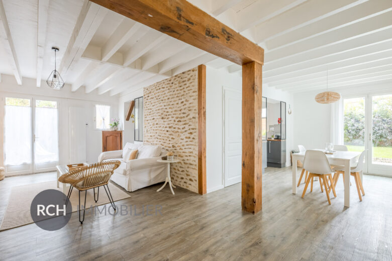 Photos du bien : Exclusivité – Gambais – Jolie maison ancienne rénovée avec jardin et cour