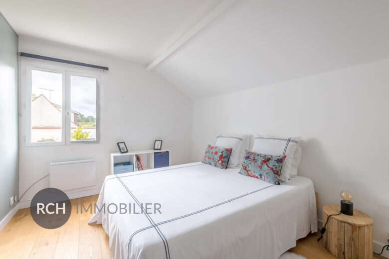 Photos du bien : Exclusivité – Gambais – Jolie maison ancienne rénovée avec jardin et cour