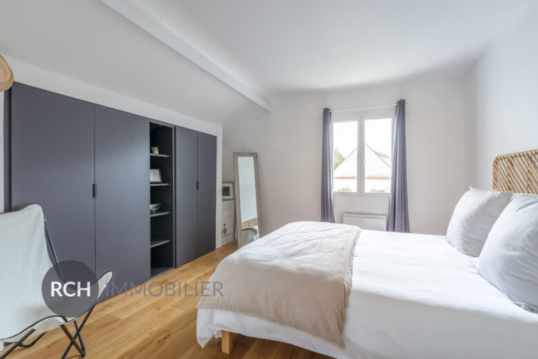 Photos du bien : Exclusivité – Gambais – Jolie maison ancienne rénovée avec jardin et cour
