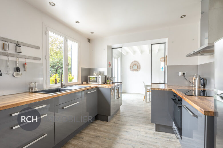 Photos du bien : Exclusivité – Gambais – Jolie maison ancienne rénovée avec jardin et cour
