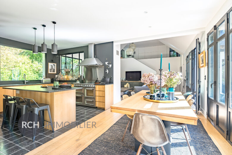 Photos du bien : Aux portes de Montfort l’Amaury – Propriété contemporaine au style unique pensée pour la famille