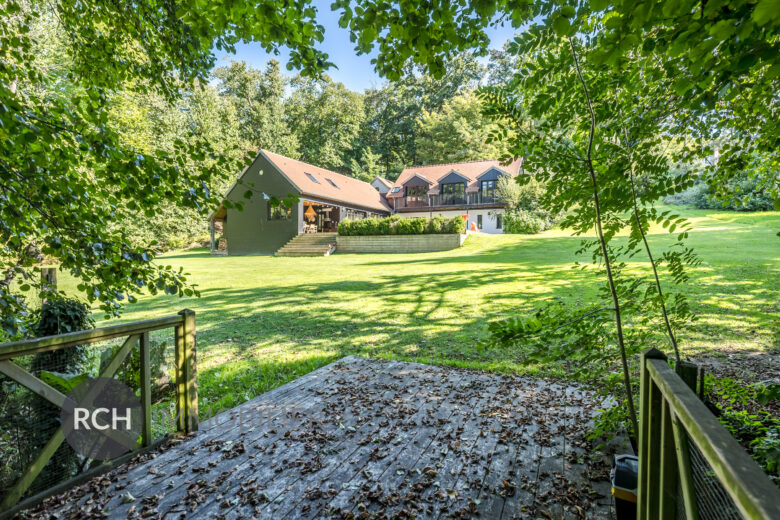 Photos du bien : Aux portes de Montfort l&rsquo;Amaury – Propriété contemporaine au style unique pensée pour la famille