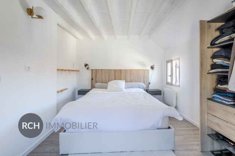 Photos du bien : Exclusivité –  Appartement rénové avec cachet au coeur de Houdan