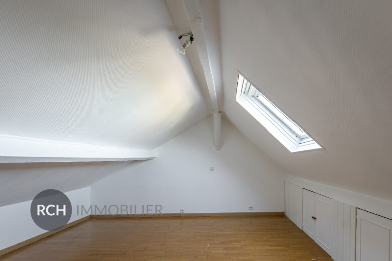 Photos du bien : Exclusivité –  Appartement rénové avec cachet au coeur de Houdan