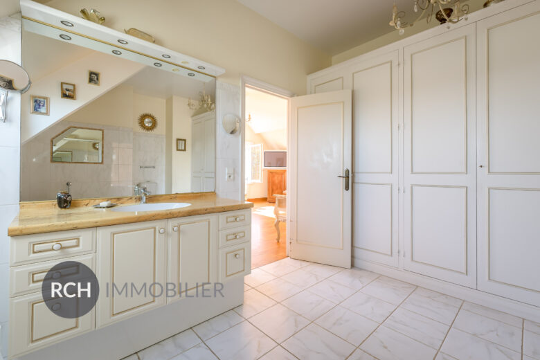 Photos du bien : Orgerus – Propriété d&rsquo;exception sans vis-à-vis avec piscine chauffée et grange