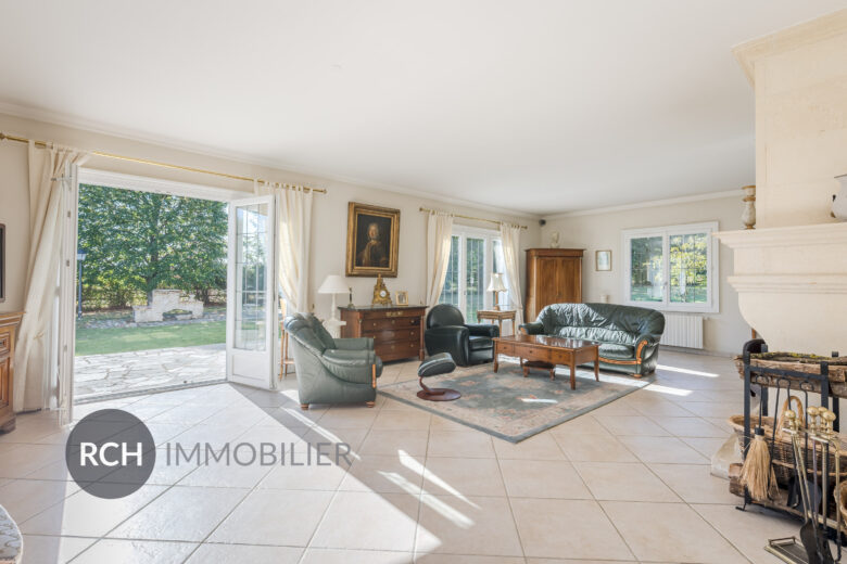 Photos du bien : Orgerus – Propriété d&rsquo;exception sans vis-à-vis avec piscine chauffée et grange