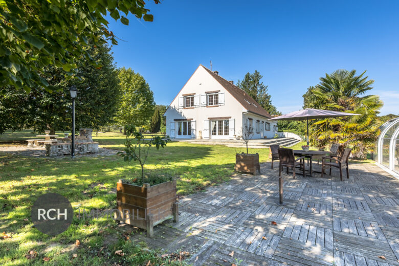 Photos du bien : Orgerus – Propriété d&rsquo;exception sans vis-à-vis avec piscine chauffée et grange