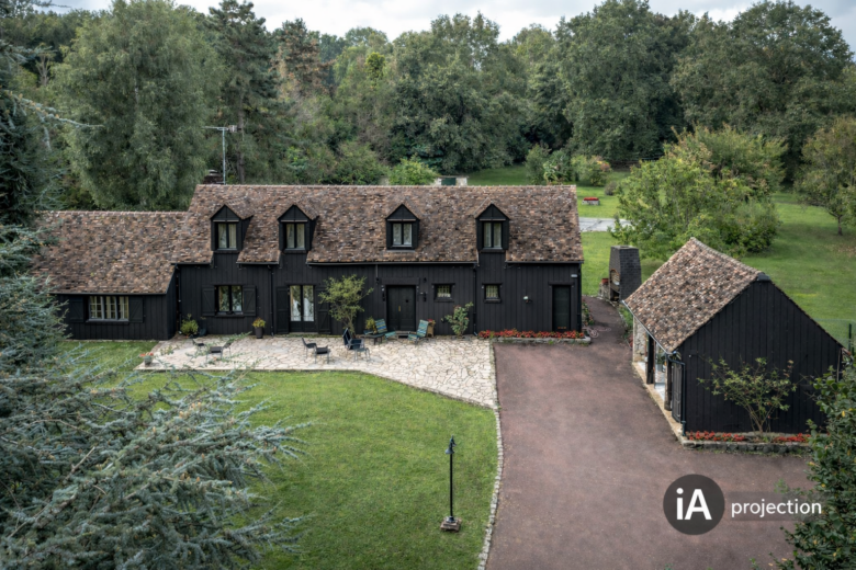 Photos du bien : Saint-Rémy-L’Honoré – Grande propriété avec piscine et tennis dans un cadre privilégié