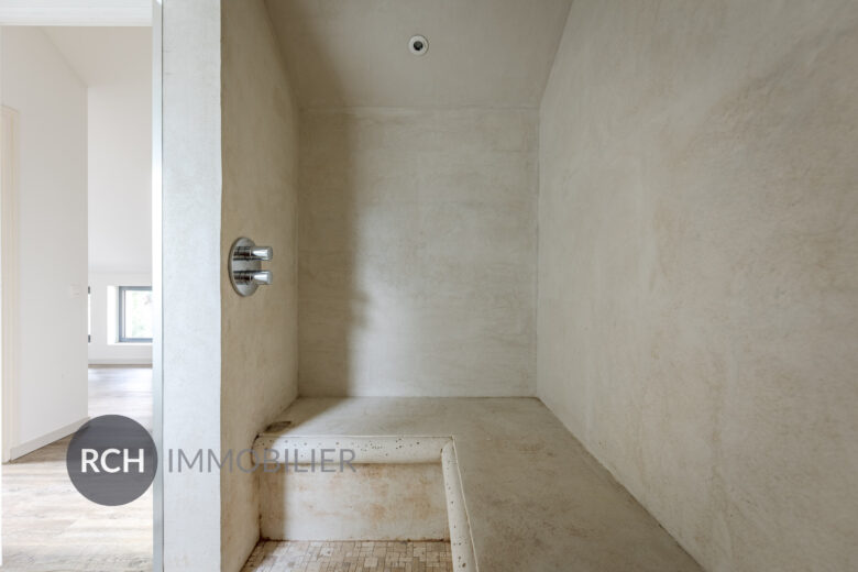 Photos du bien : Saint-Léger-en-Yvelines – Maison contemporaine familiale située au coeur du village avec commerces à pied