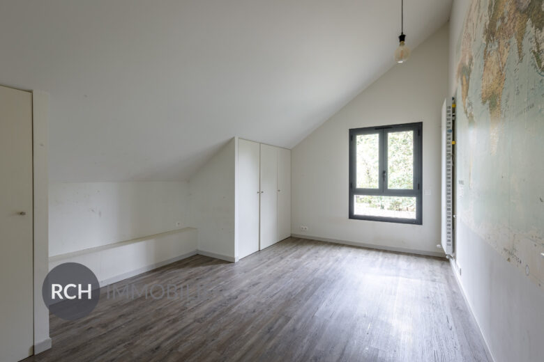 Photos du bien : Exclusivité – Saint-Léger-en-Yvelines – Maison contemporaine familiale située au coeur du village avec commerces à pied