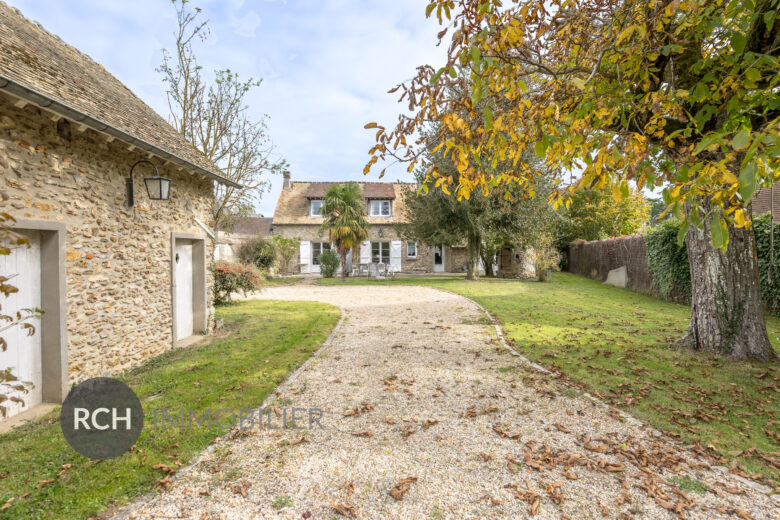Photos du bien : Bazainville – Charmante longère rénovée avec dépendance et puits