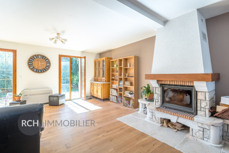 Photos du bien : Béhoust – Maison familiale sur joli terrain arboré entièrement clos