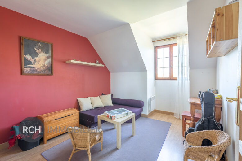 Photos du bien : Béhoust – Maison familiale sur joli terrain arboré entièrement clos