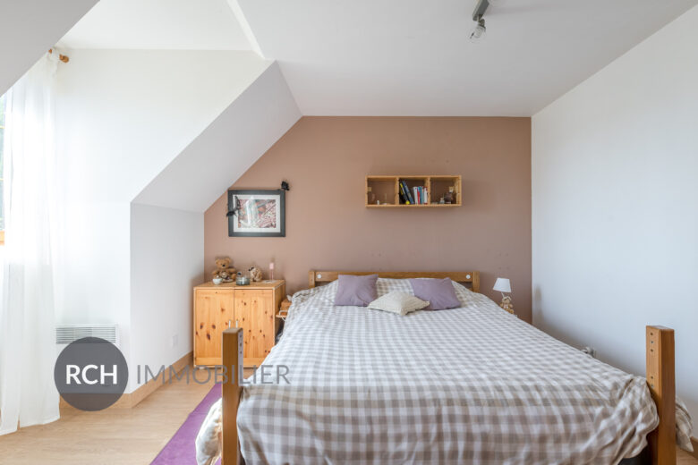 Photos du bien : Béhoust – Maison familiale sur joli terrain arboré entièrement clos