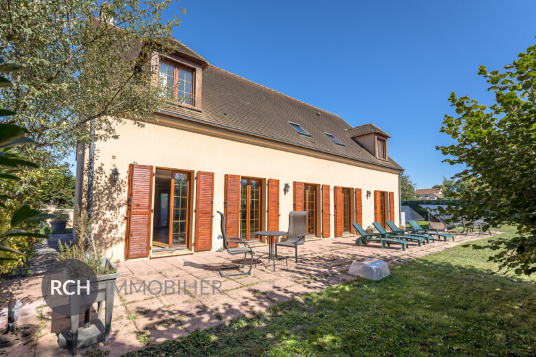 Photos du bien : Béhoust – Maison familiale sur joli terrain arboré entièrement clos