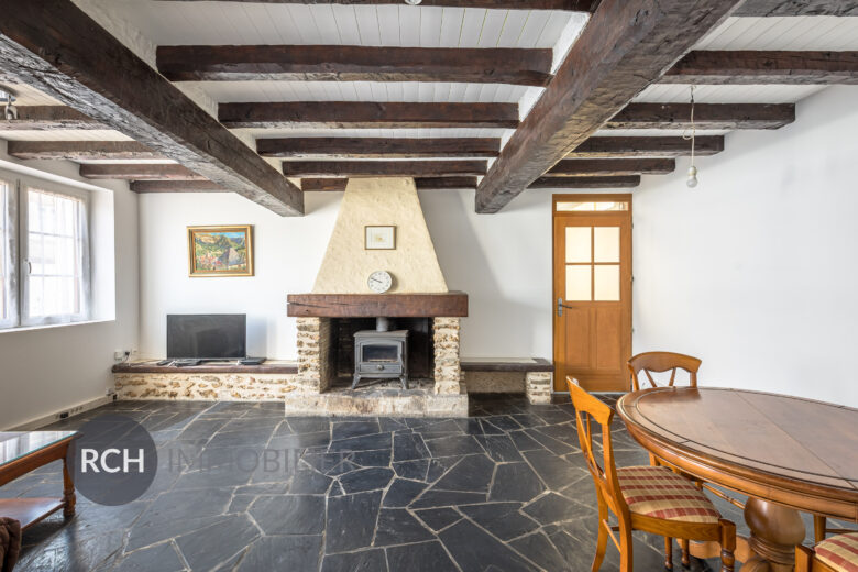 Photos du bien : Exclusivité – Bourdonné – Charmante maison en coeur de village