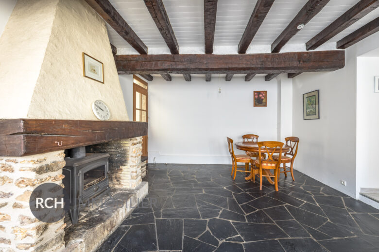 Photos du bien : Exclusivité – Bourdonné – Charmante maison en coeur de village