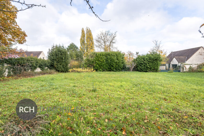 Photos du bien : Exclusivité – Le Tremblay-sur-Mauldre – Joli terrain constructible de 800 m2 au calme