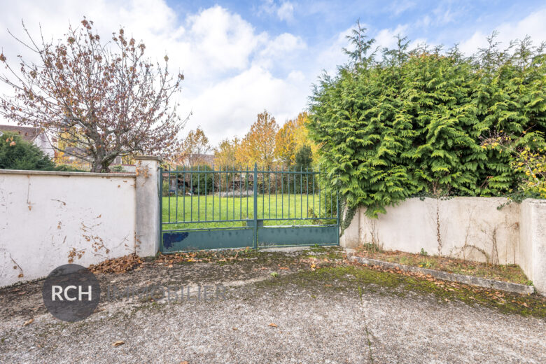 Photos du bien : Exclusivité – Le Tremblay-sur-Mauldre – Joli terrain constructible de 800 m2 au calme