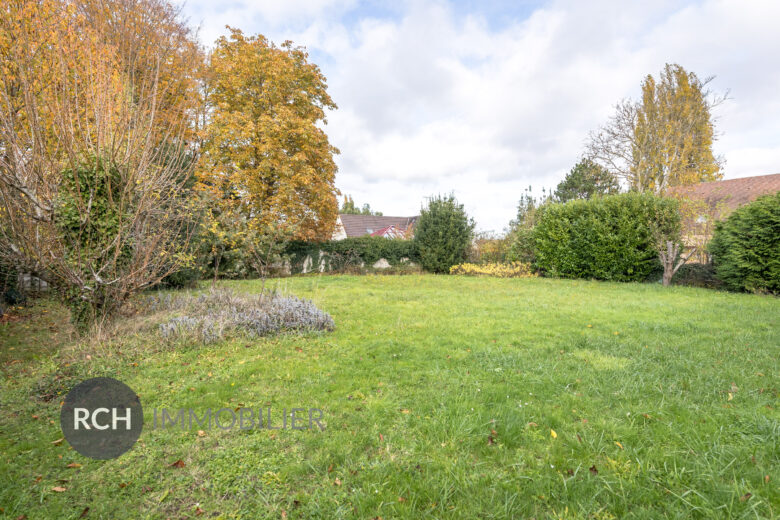 Photos du bien : Exclusivité – Le Tremblay-sur-Mauldre – Joli terrain constructible de 800 m2 au calme
