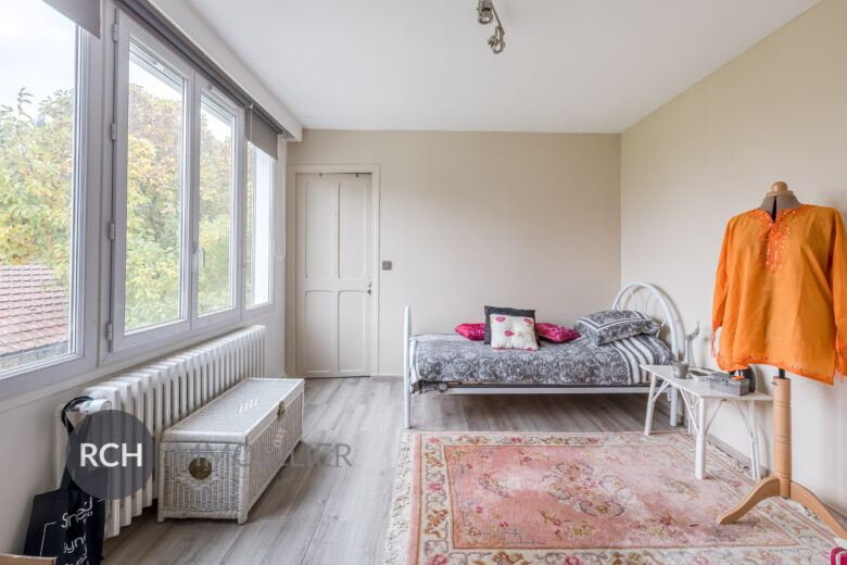 Photos du bien : Montfort-l’Amaury Centre – Charmante maison traditionnelle idéalement située