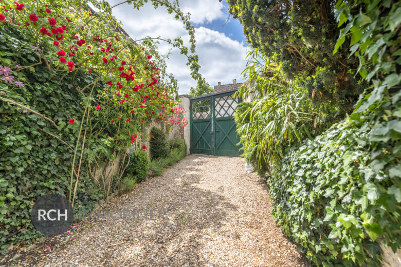 Photos du bien : Au coeur de Montfort l&rsquo;Amaury – Magnifique maison de Maître sur un terrain clos de mur