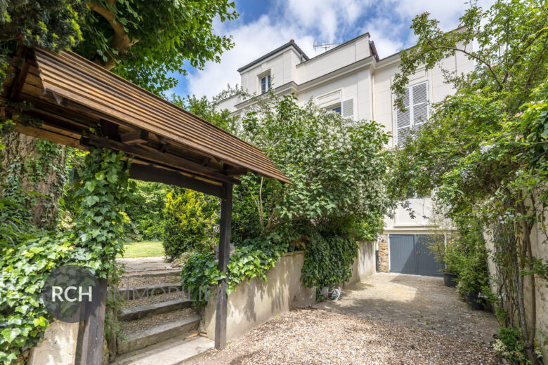 Photos du bien : Au coeur de Montfort l&rsquo;Amaury – Magnifique maison de Maître sur un terrain clos de mur