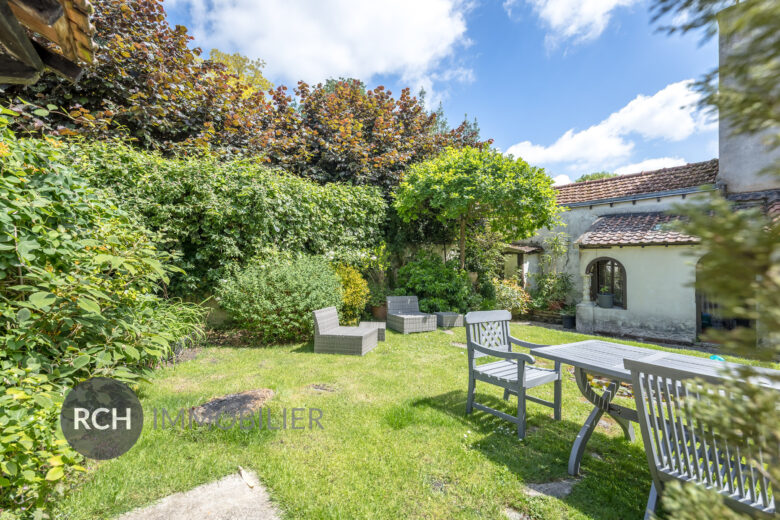 Photos du bien : Au coeur de Montfort l&rsquo;Amaury – Magnifique maison de Maître sur un terrain clos de mur