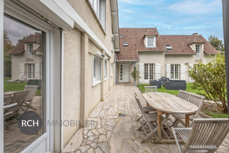 Photos du bien : Montfort-l’Amaury Centre – Charmante maison traditionnelle idéalement située