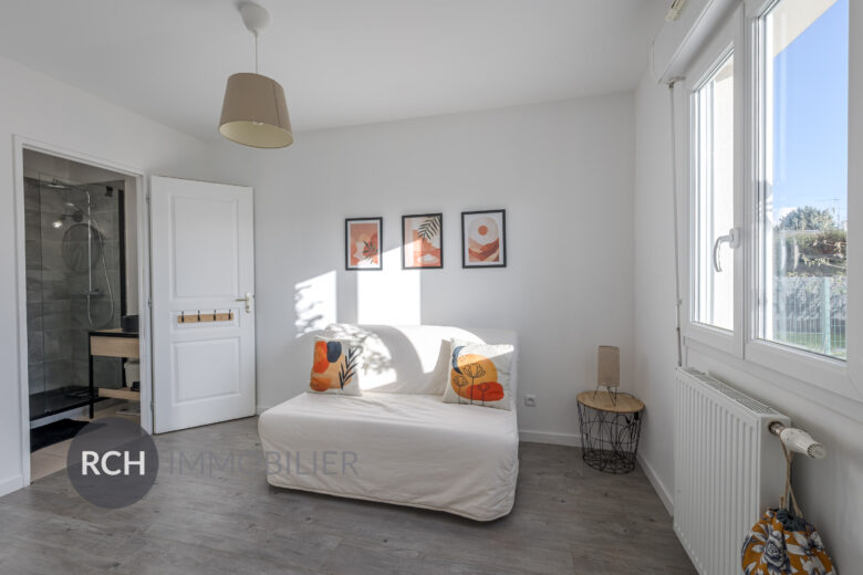 Photos du bien : Exclusivité – Condé-sur-Vesgre – Maison familiale avec joli jardin entièrement clos