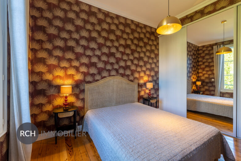 Photos du bien : Au coeur du centre historique de Dreux – Grande maison de Maître rénovée avec joli jardin arboré