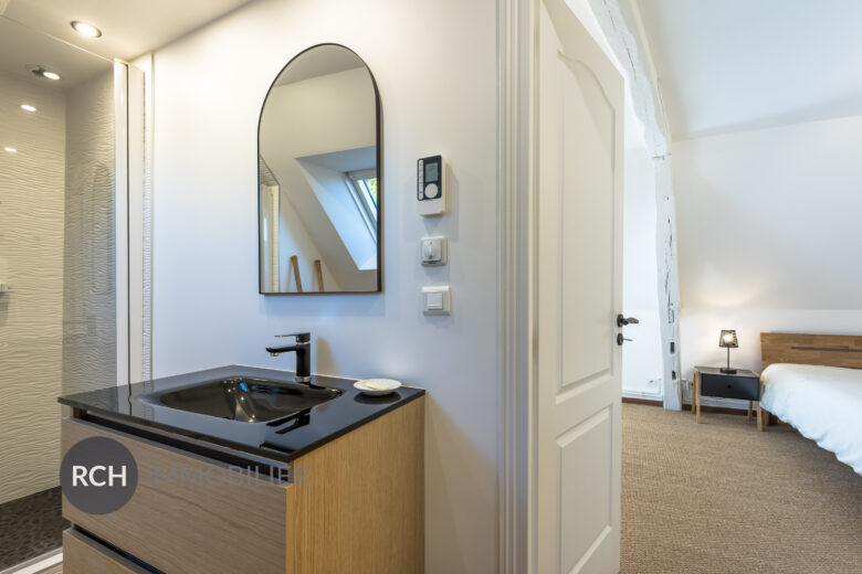 Photos du bien : Au coeur du centre historique de Dreux – Grande maison de Maître rénovée avec joli jardin arboré