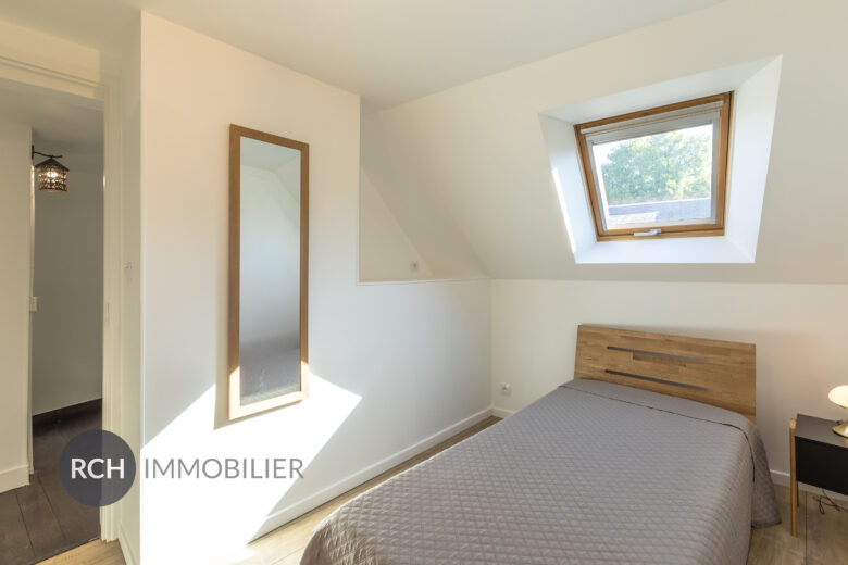 Photos du bien : Au coeur du centre historique de Dreux – Grande maison de Maître rénovée avec joli jardin arboré